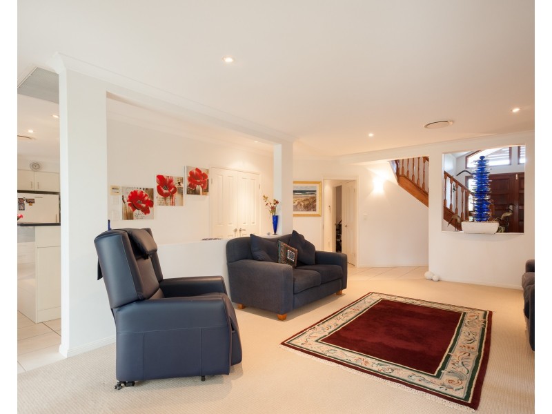 18  Lakeside Drive, Peregian Springs QLD 4573