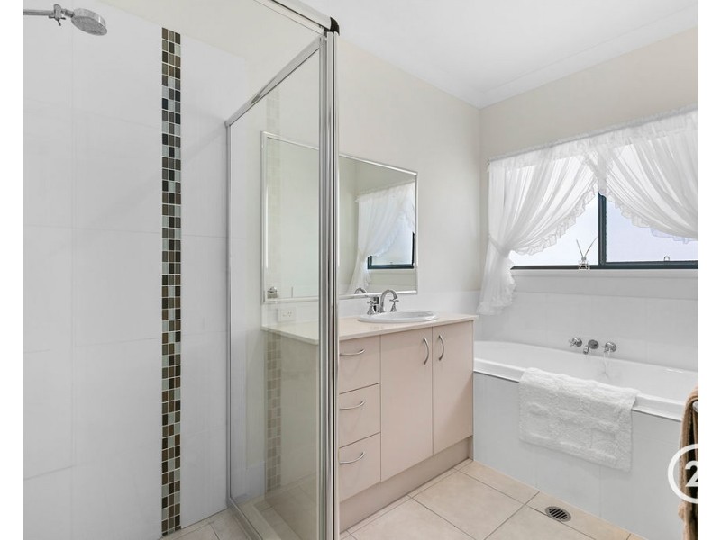 10 Balgownie Drive, Peregian Springs QLD 4573