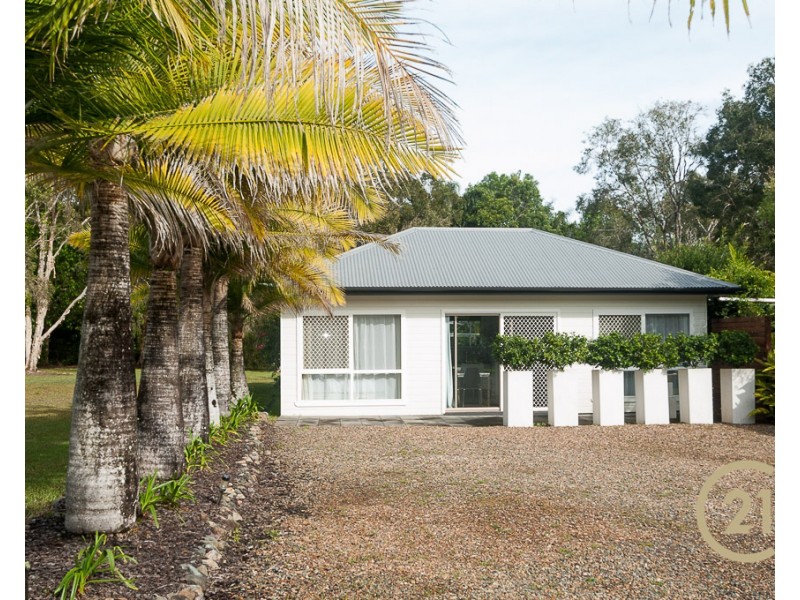 33 Green Gate Road, Cooroibah QLD 4565