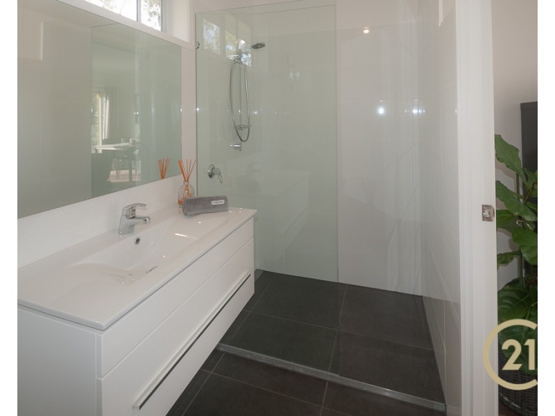 33 Green Gate Road, Cooroibah QLD 4565