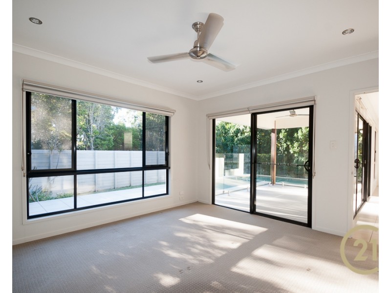 8 Mornington Crescent, Peregian Springs QLD 4573