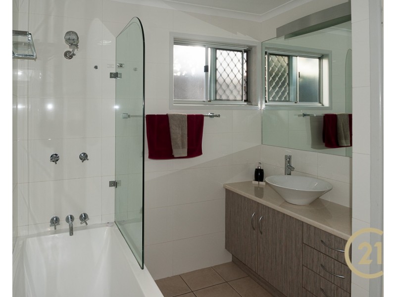 90 Pacific Avenue, Sunshine Beach QLD 4567