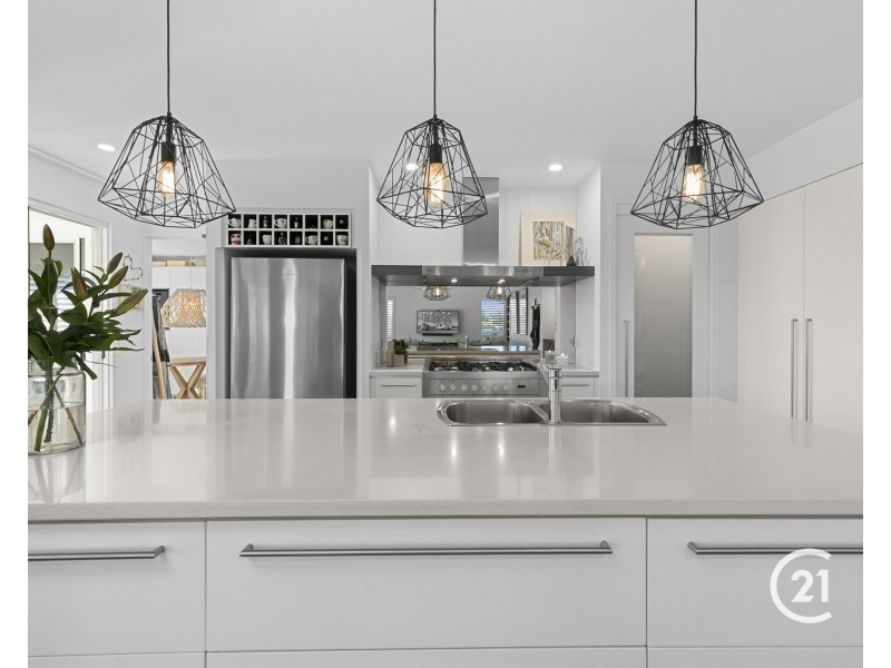 25 Hardy Street, Sunrise Beach QLD 4567