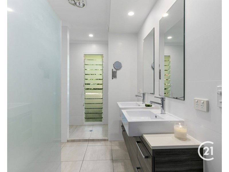 25 Hardy Street, Sunrise Beach QLD 4567