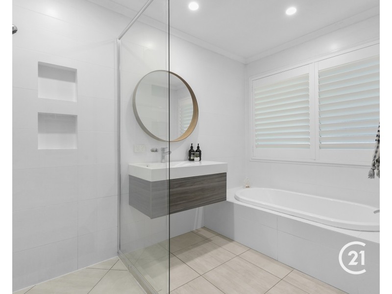 25 Hardy Street, Sunrise Beach QLD 4567