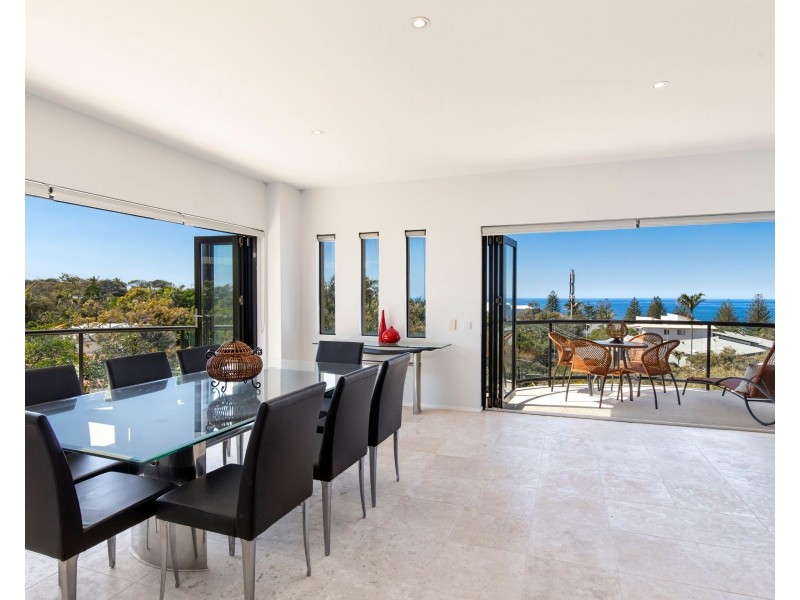 2/33 Duke Street, Sunshine Beach QLD 4567