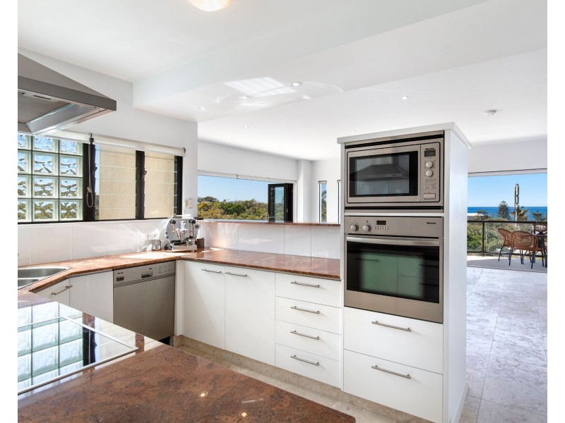 2/33 Duke Street, Sunshine Beach QLD 4567