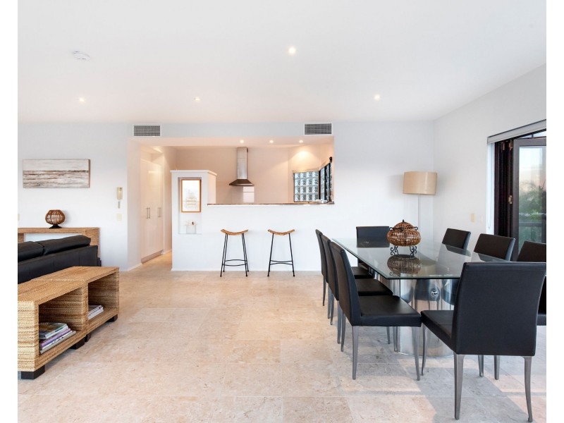 2/33 Duke Street, Sunshine Beach QLD 4567