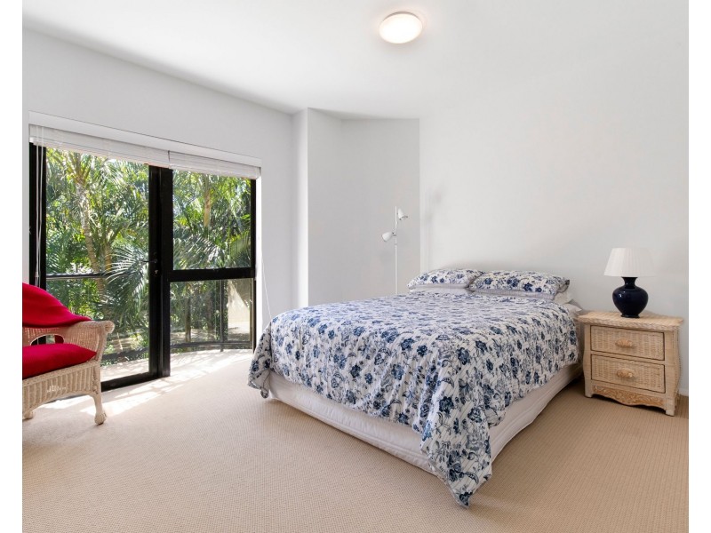 2/33 Duke Street, Sunshine Beach QLD 4567