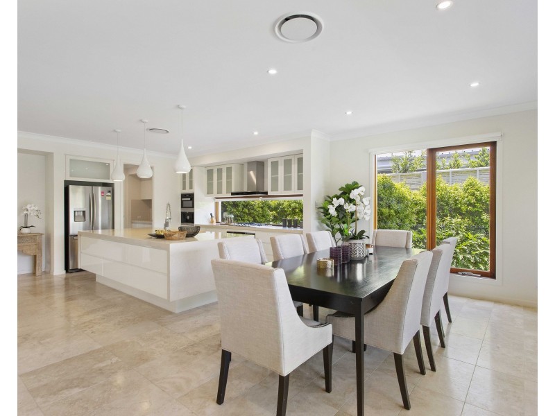 9 Springs Crescent, Noosa Heads QLD 4567