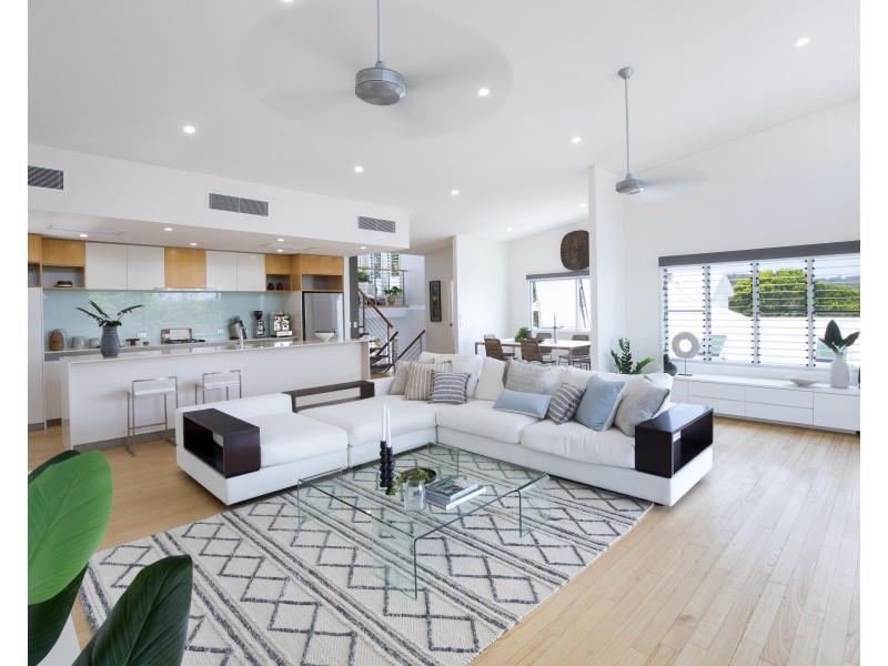 22 Seafarer Court, Castaways Beach QLD 4567