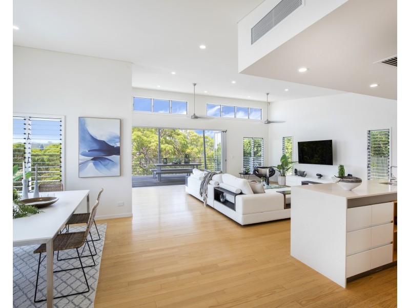 22 Seafarer Court, Castaways Beach QLD 4567