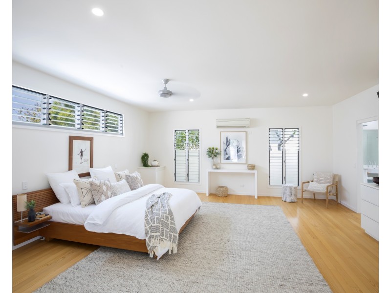 22 Seafarer Court, Castaways Beach QLD 4567