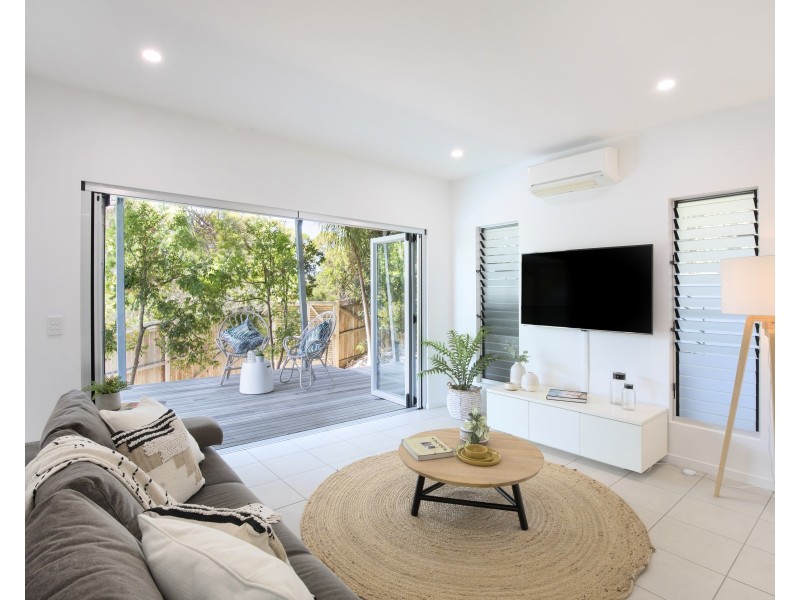 22 Seafarer Court, Castaways Beach QLD 4567