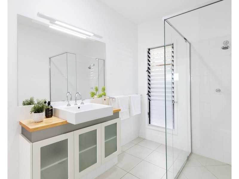 22 Seafarer Court, Castaways Beach QLD 4567