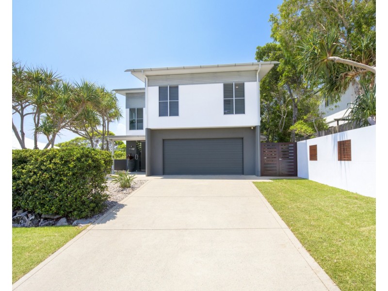 22 Seafarer Court, Castaways Beach QLD 4567