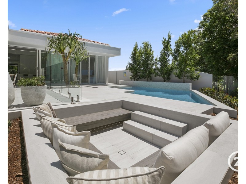 36 Oasis Drive, Noosa Heads QLD 4567