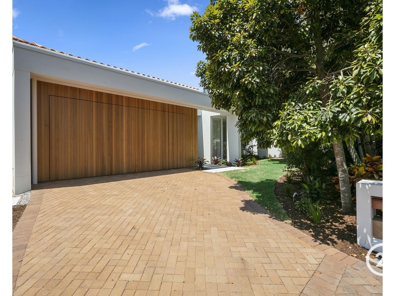 36 Oasis Drive, Noosa Heads QLD 4567