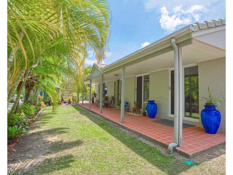6 Woodhaven Way, Cooroibah QLD 4565
