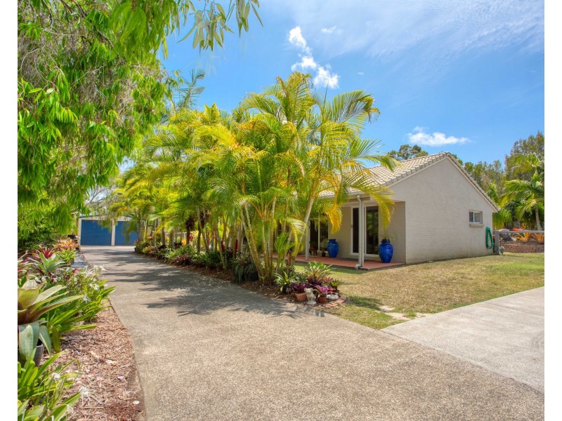 6 Woodhaven Way, Cooroibah QLD 4565