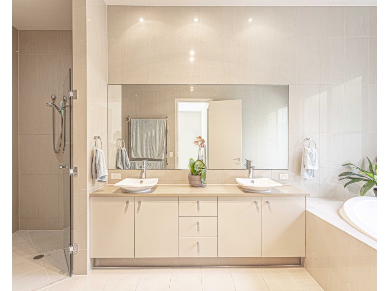 541/61 Noosa Springs Drive, Noosa Heads QLD 4567