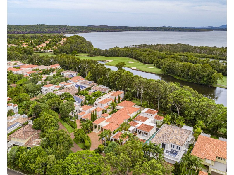 541/61 Noosa Springs Drive, Noosa Heads QLD 4567