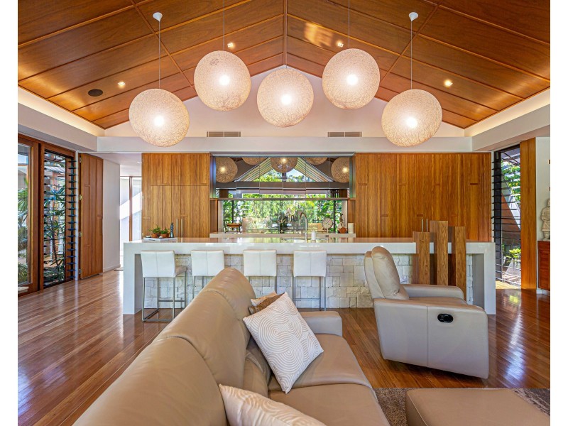 10 Duke Street, Sunshine Beach QLD 4567