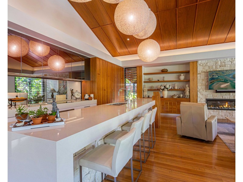 10 Duke Street, Sunshine Beach QLD 4567