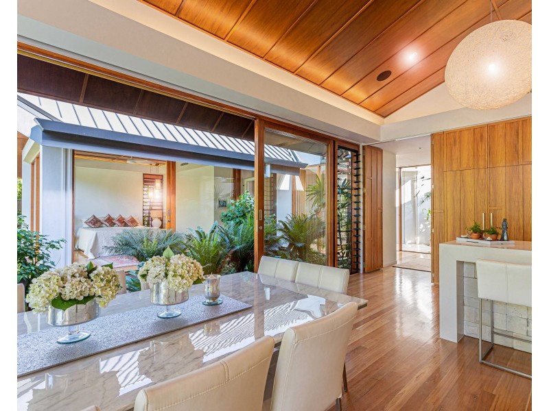 10 Duke Street, Sunshine Beach QLD 4567