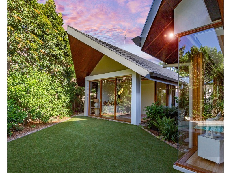 10 Duke Street, Sunshine Beach QLD 4567