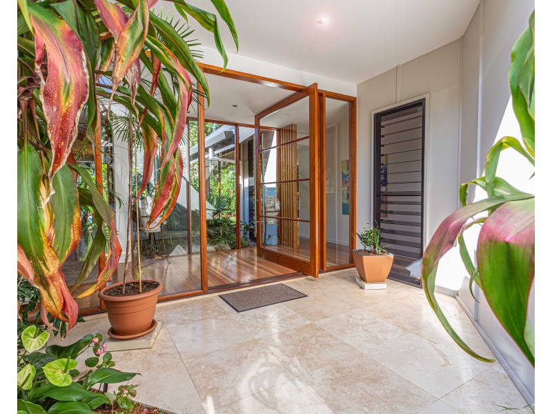 10 Duke Street, Sunshine Beach QLD 4567