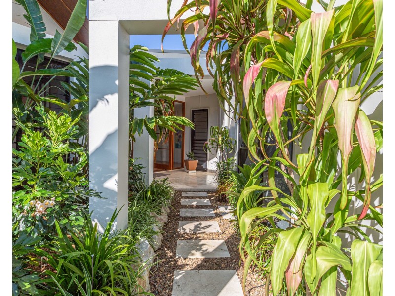 10 Duke Street, Sunshine Beach QLD 4567