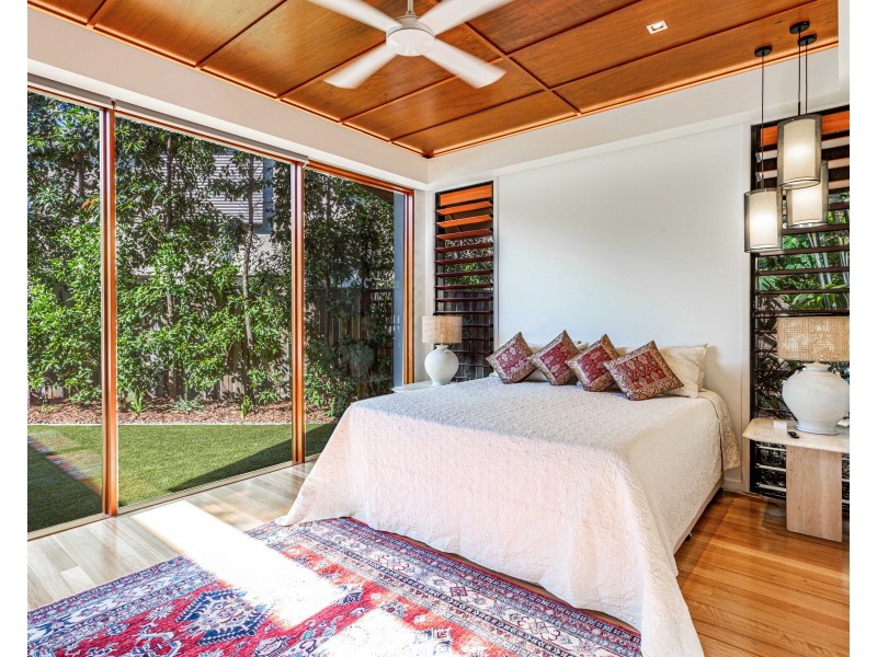 10 Duke Street, Sunshine Beach QLD 4567