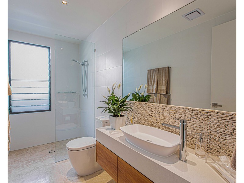 10 Duke Street, Sunshine Beach QLD 4567