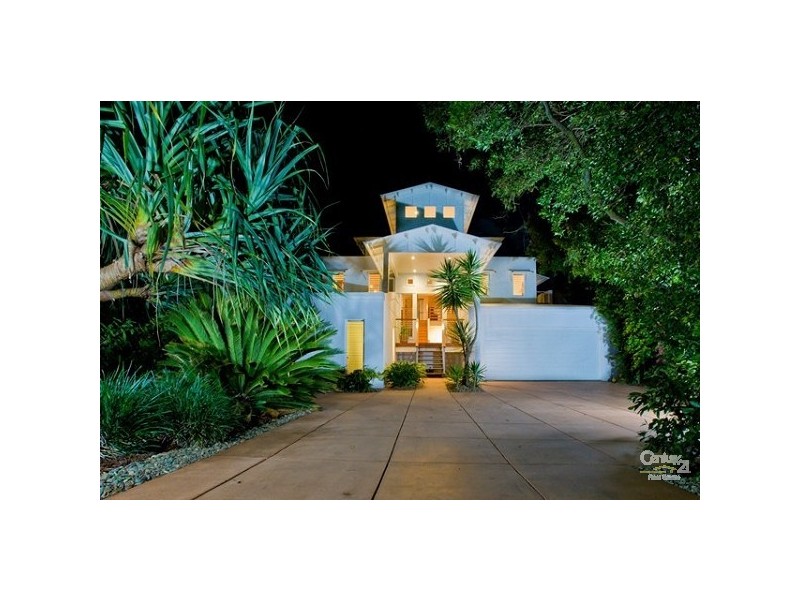 13 Ross Crescent, Sunshine Beach QLD 4567