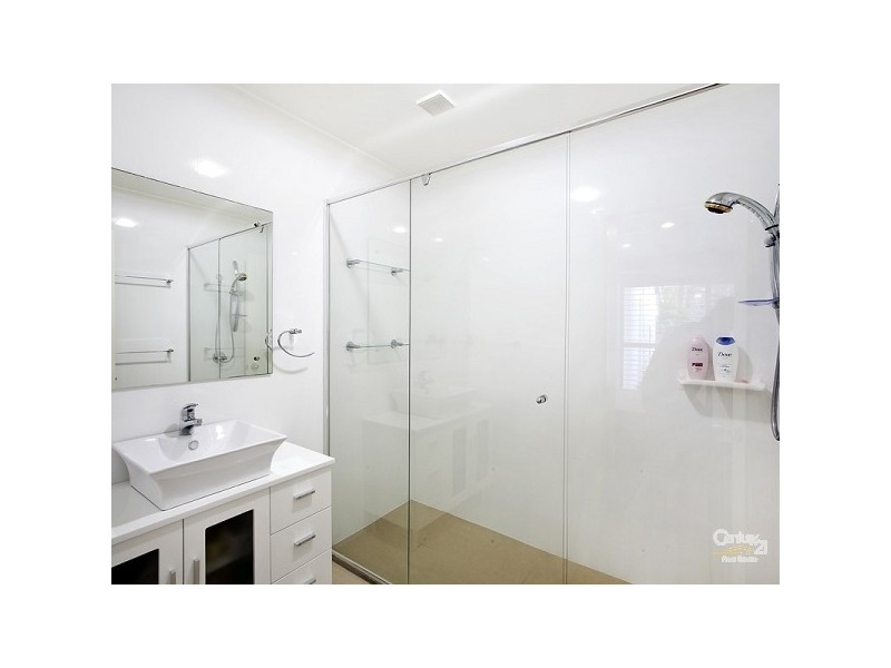 1, 6 Sobroan Street, Sunrise Beach QLD 4567