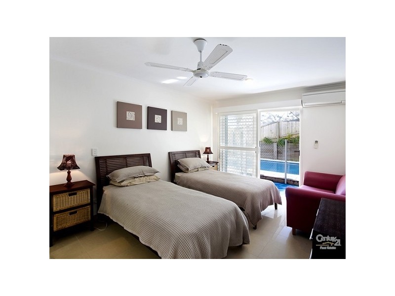 1, 6 Sobroan Street, Sunrise Beach QLD 4567