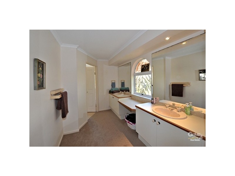 12 Freedom Place, Sunrise Beach QLD 4567