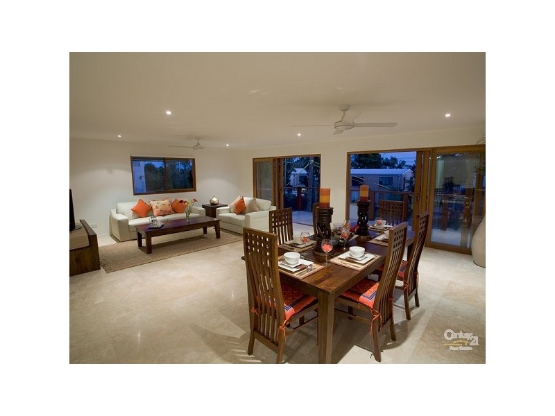 2/55 Elizabeth Street, Noosaville QLD 4566