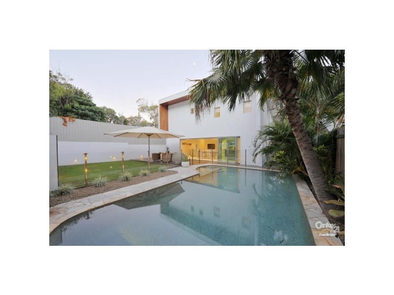 9 Depper Street, Sunshine Beach QLD 4567