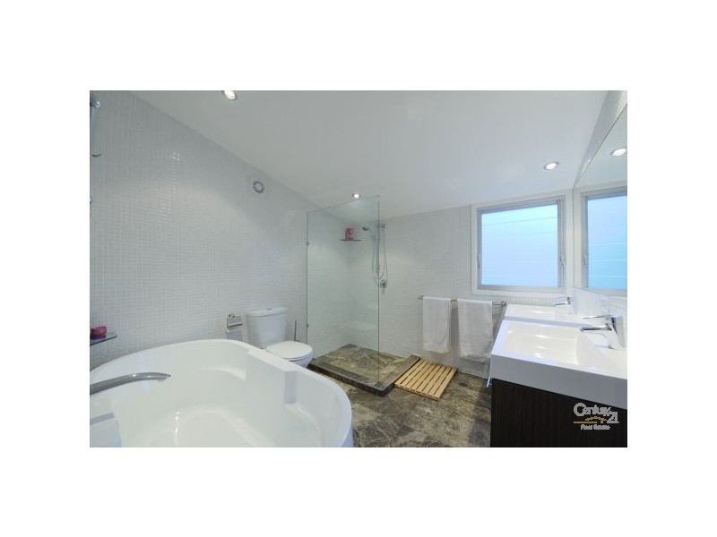 9 Depper Street, Sunshine Beach QLD 4567