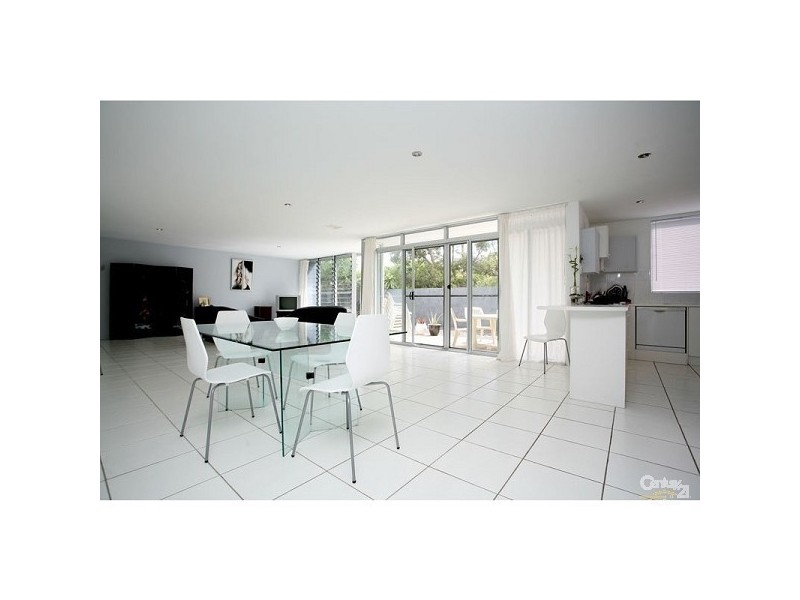 7 Rainbow Crescent, Sunrise Beach QLD 4567