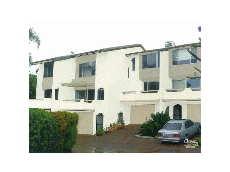 4/4 Park Crescent, Sunshine Beach QLD 4567