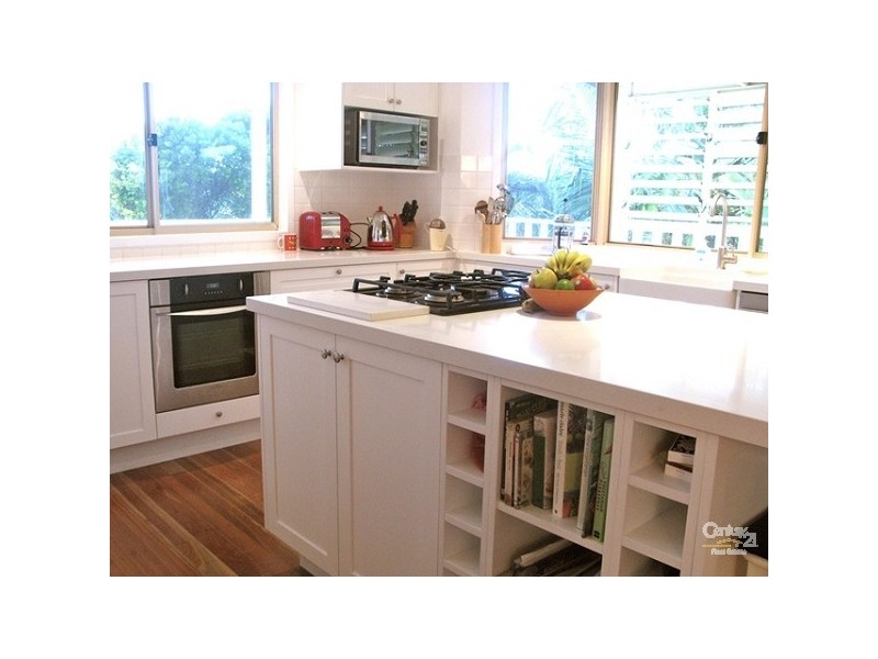 2 Moonbeam Crescent, Castaways Beach QLD 4567