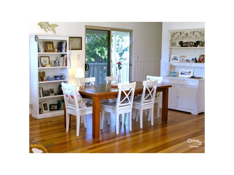 2 Moonbeam Crescent, Castaways Beach QLD 4567