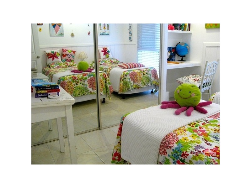 2 Moonbeam Crescent, Castaways Beach QLD 4567