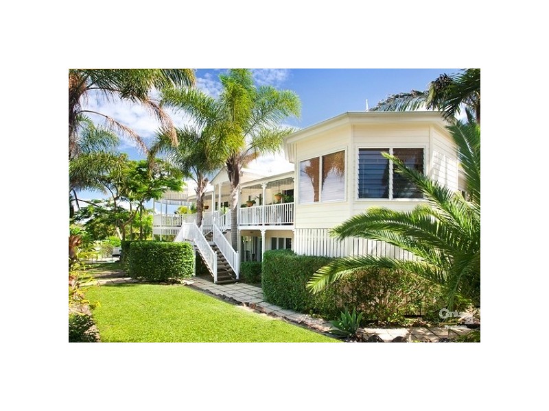 2 Voyagers Place, Sunrise Beach QLD 4567