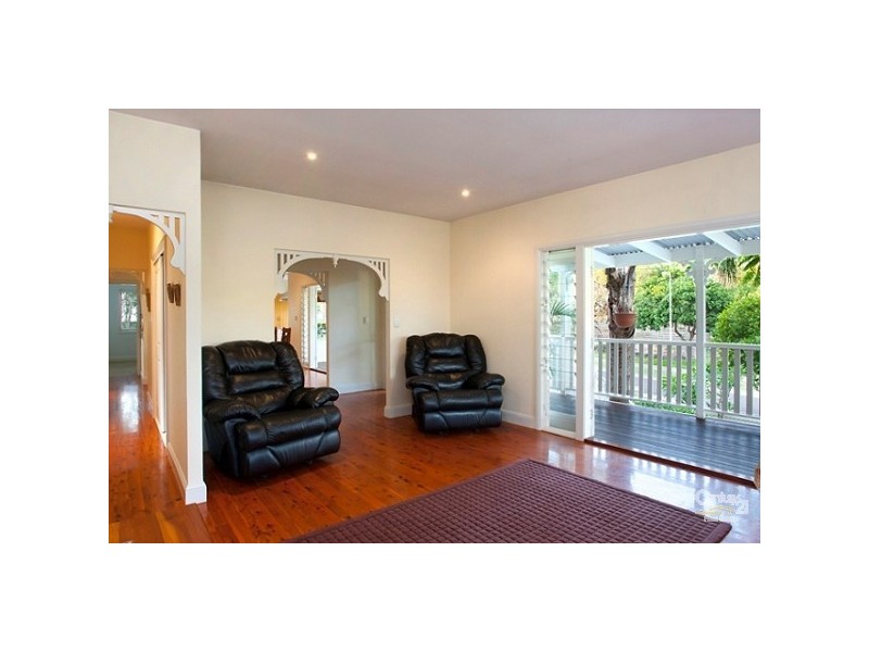 2 Voyagers Place, Sunrise Beach QLD 4567