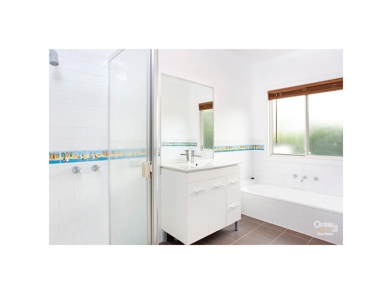 2 Voyagers Place, Sunrise Beach QLD 4567