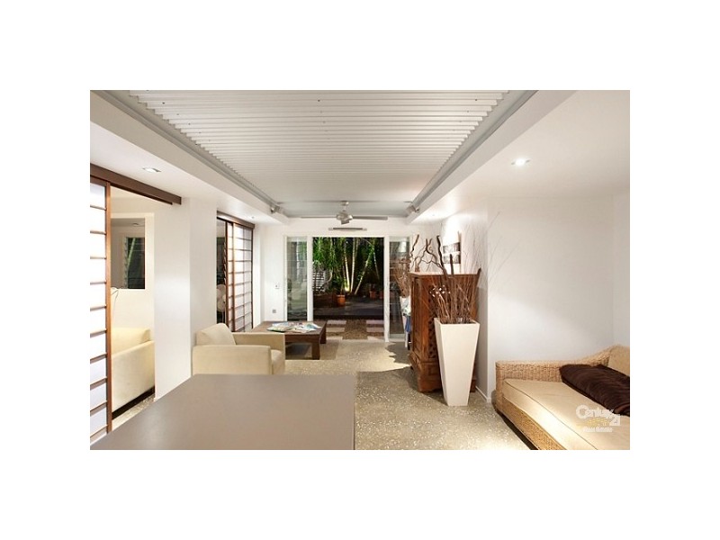 2 Voyagers Place, Sunrise Beach QLD 4567